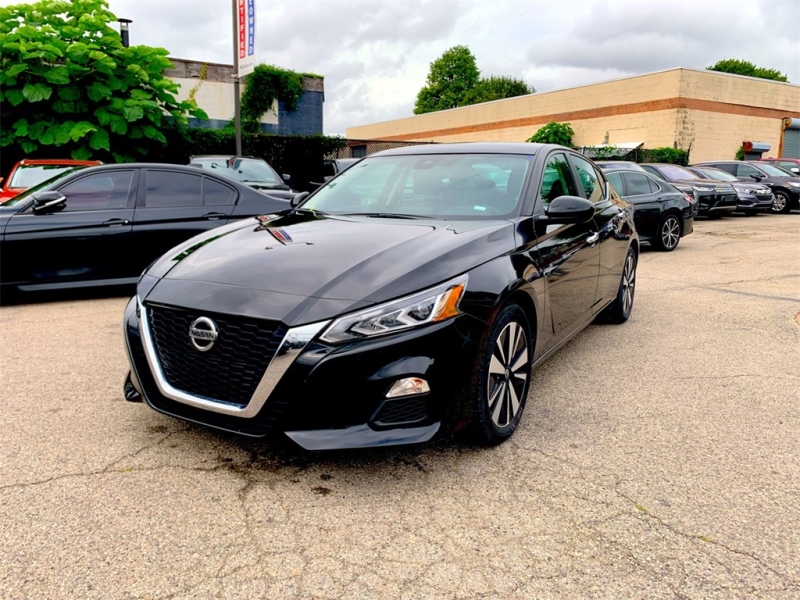 Used 2022 Nissan Altima 2.5 SV for sale in Philadelphia PA