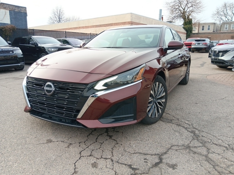 Used 2023 Nissan Altima 2.5 SV for sale in Philadelphia PA