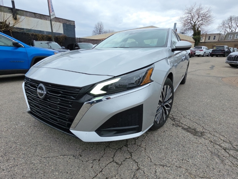 Used 2023 Nissan Altima 2.5 SV for sale in Philadelphia PA